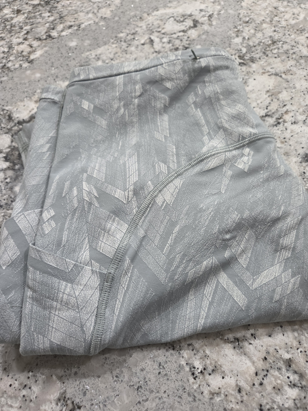 lululemon athletica Light Mint Green Gray White Patterned Leggings with Pockets - Picture 2 of 7